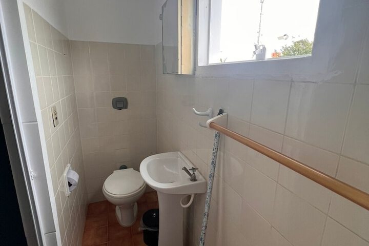 Room 18 of 28