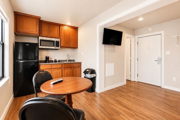 Room 19 of 37