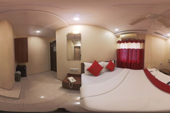 Room 35 of 64
