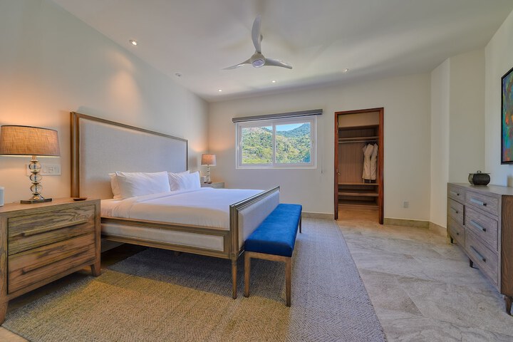 Room 21 of 270