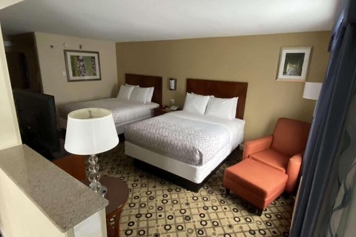 2 Queen Beds (23 of 23)