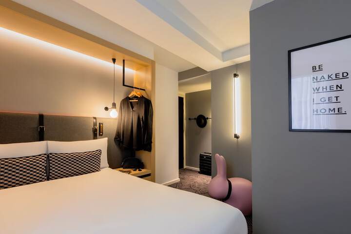 Room 36 of 64