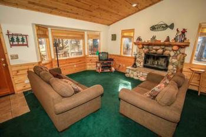 Exterior of Sugar Pine 1182 by RedAwning