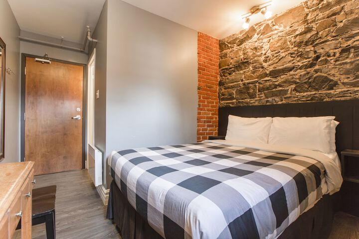 Room 2 of 28