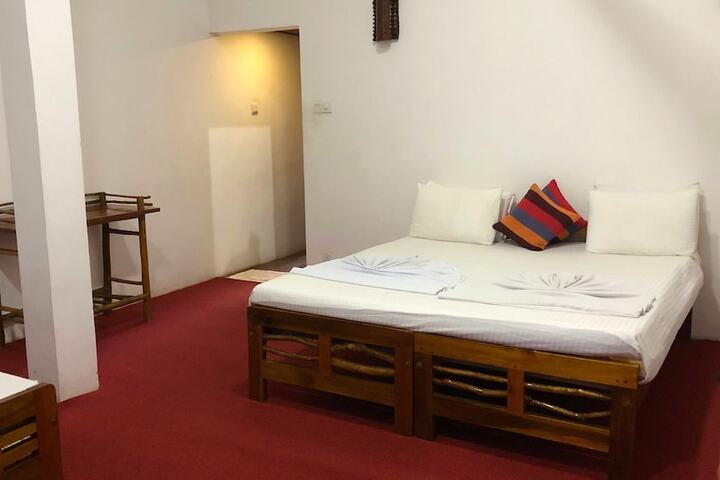 Room 9 of 26
