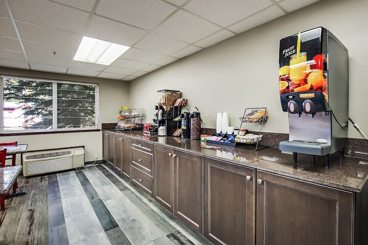 Breakfast/Coffee Service 37 of 52