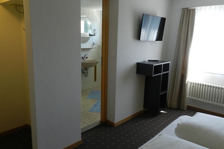 Room 17 of 62