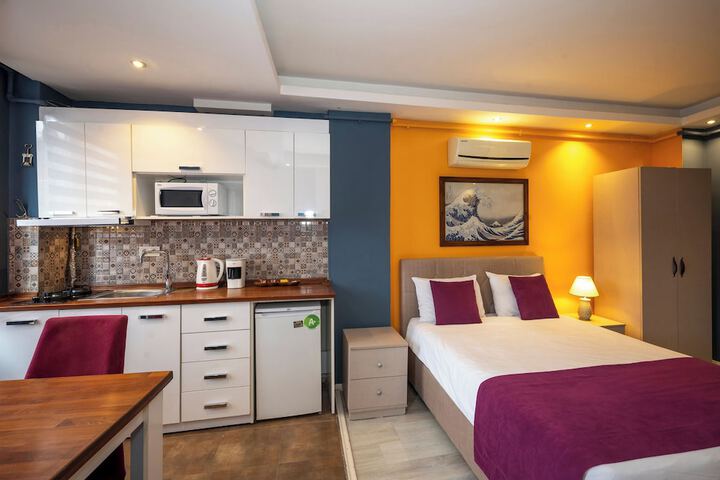 Room 52 of 158