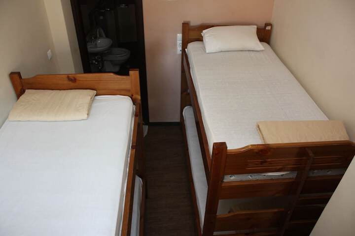 Room 22 of 48