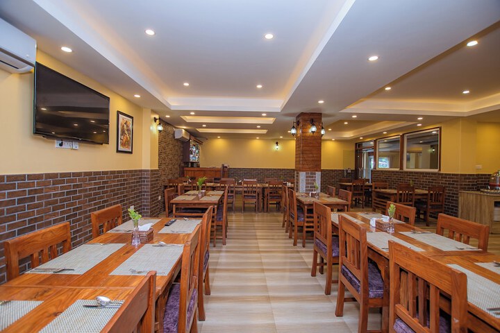 Dining 62 of 78