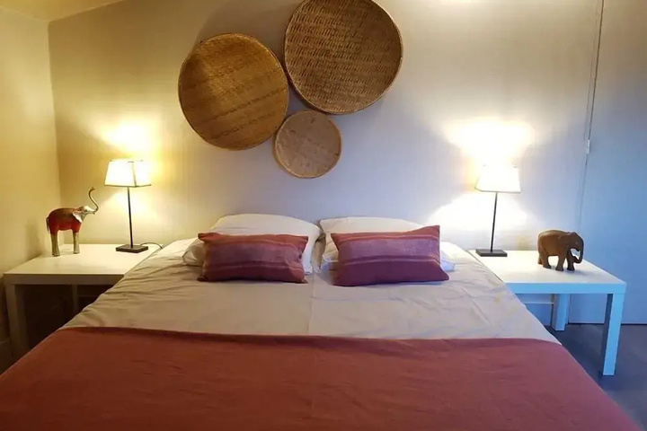 Room 6 of 6