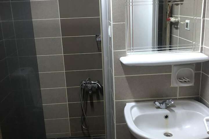 Room 16 of 23
