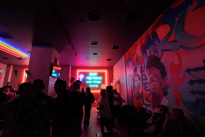 Lounge 31 of 36
