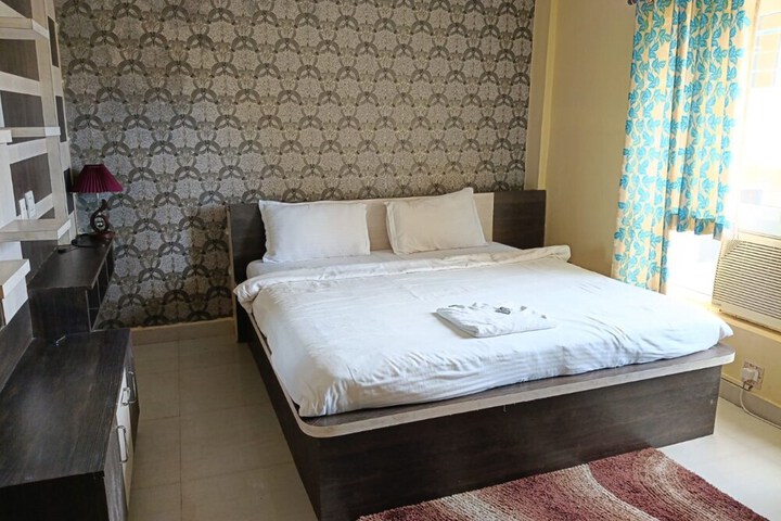 Room 3 of 14