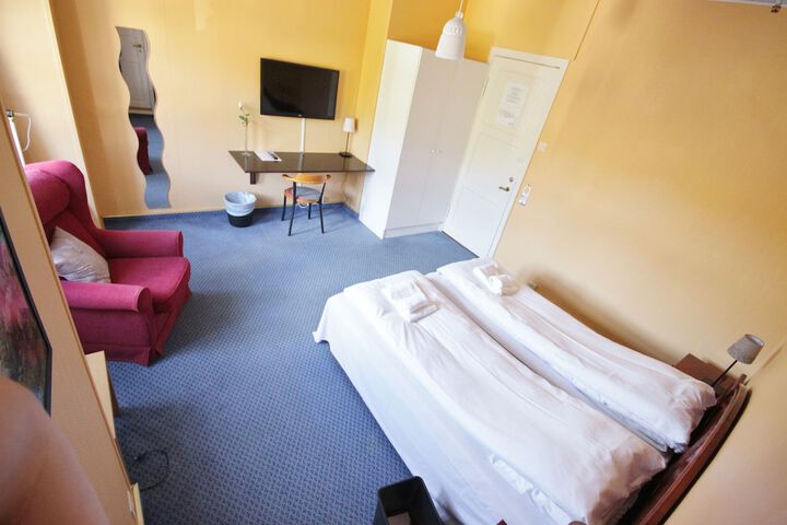 Room 14 of 74
