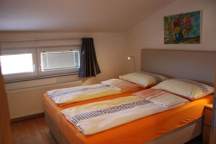 Room 3 of 65
