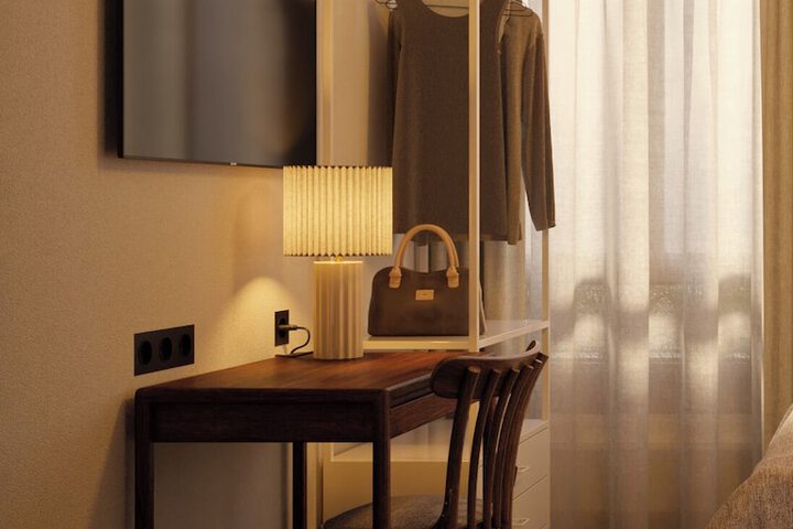 Room 5 of 15