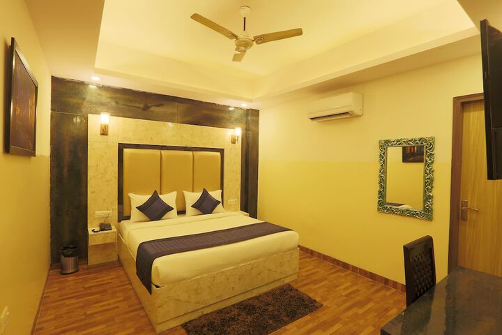 Room 14 of 22