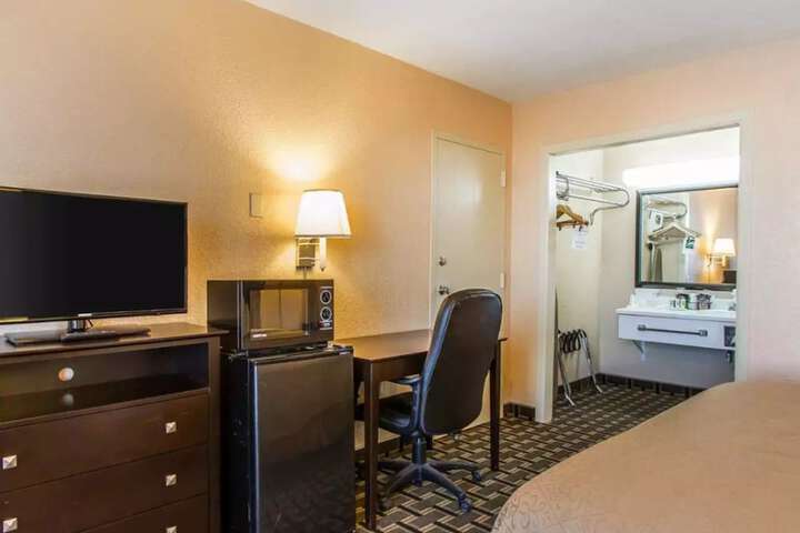 Room 26 of 43