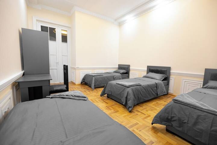 Room 12 of 21
