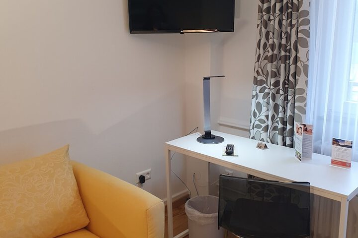 Room 15 of 42