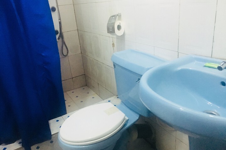 Room 13 of 27
