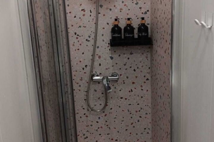 Room 98 of 121