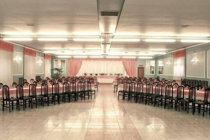 Ballroom/Hall 12 of 21