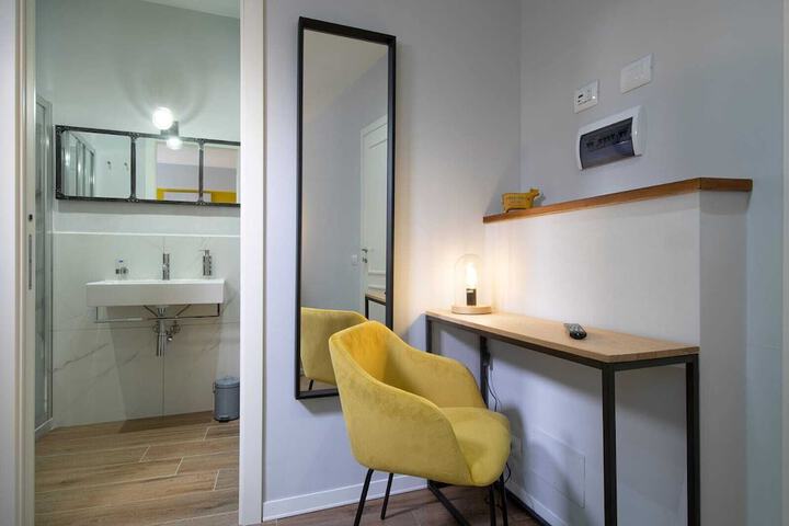 Room 16 of 36