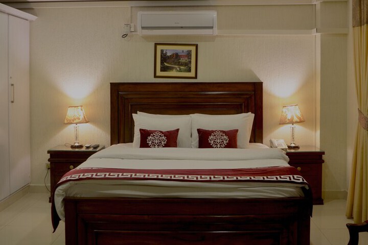 Room 29 of 83
