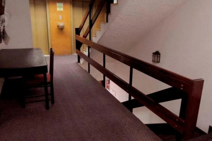 hotel_rooms