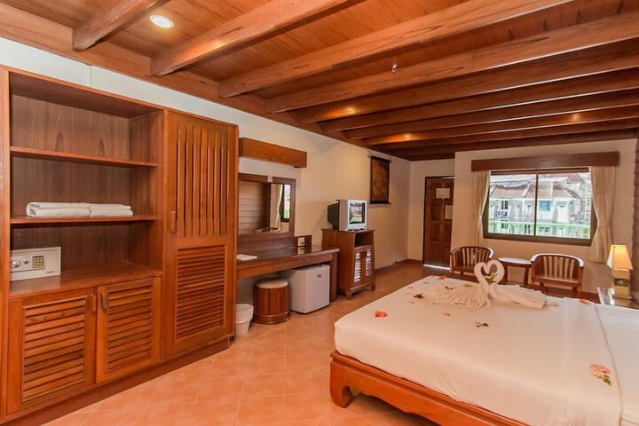Room 3 of 46