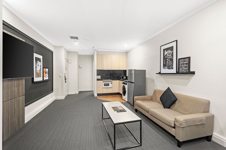 Room 10 of 37