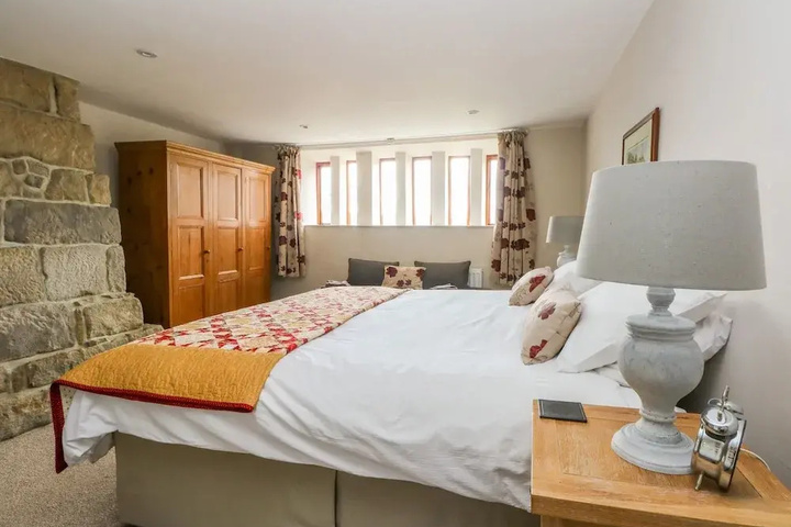 Room 3 of 27