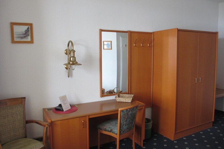 Room 9 of 53