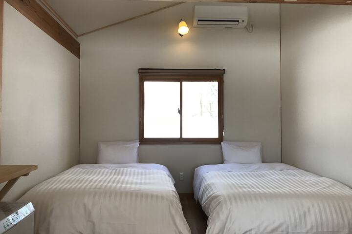 Room 8 of 23