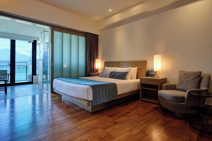 Room 30 of 125