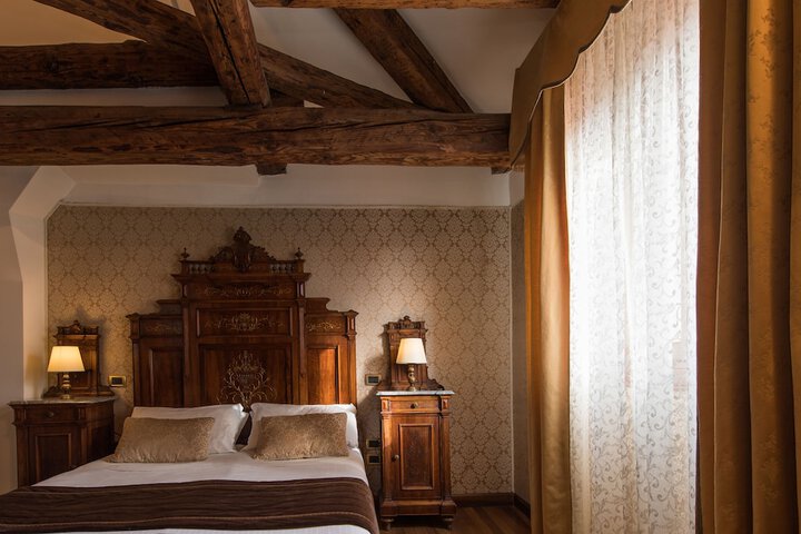 Room 3 of 41