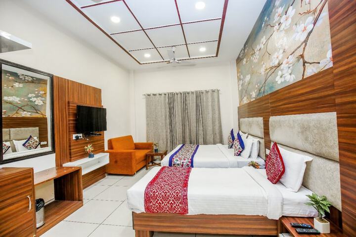 Room 12 of 23