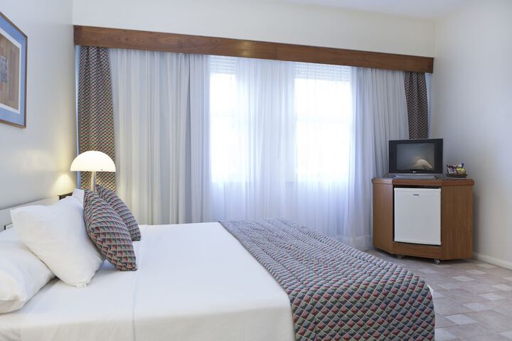 Room 10 of 47