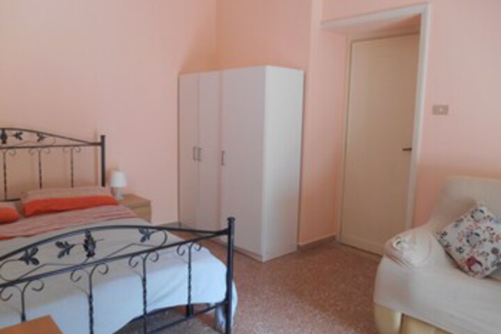 Room 15 of 30
