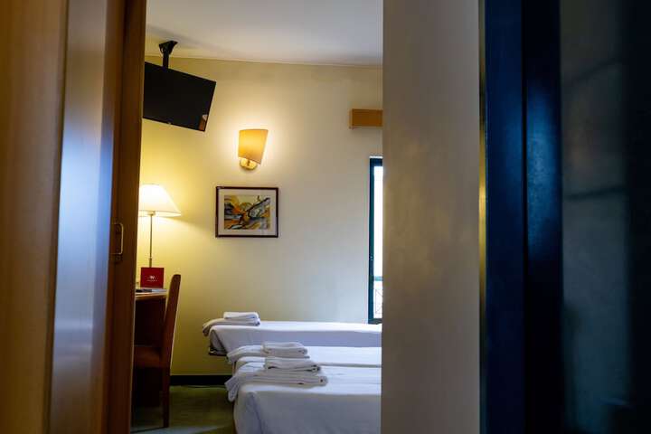 Room 15 of 37