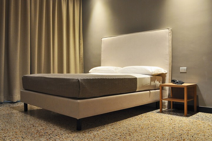 Room 10 of 72