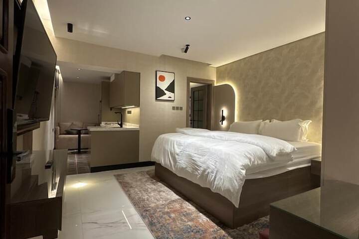 Room 4 of 61
