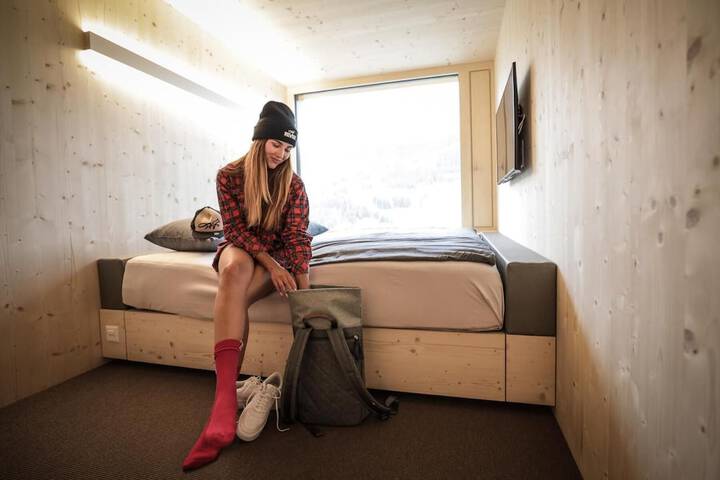 Room 7 of 37