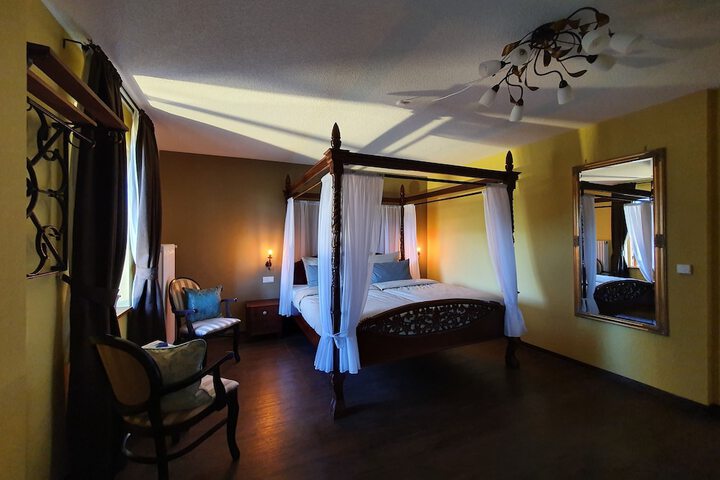 Room 4 of 171