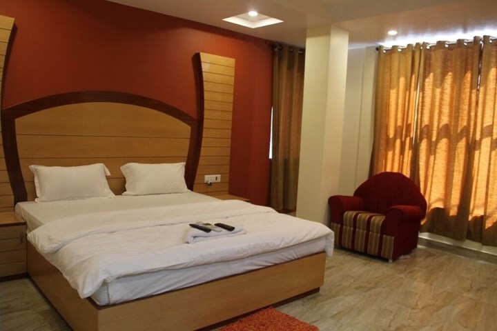 Room 7 of 10