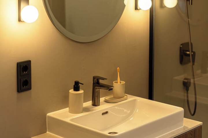 Room 13 of 20