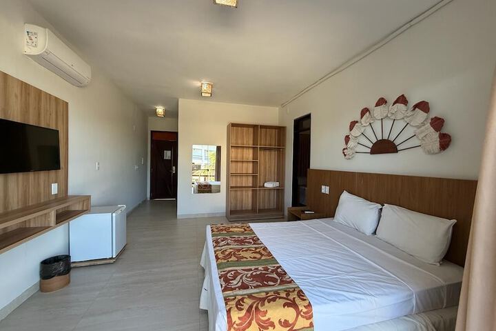 Room 27 of 102