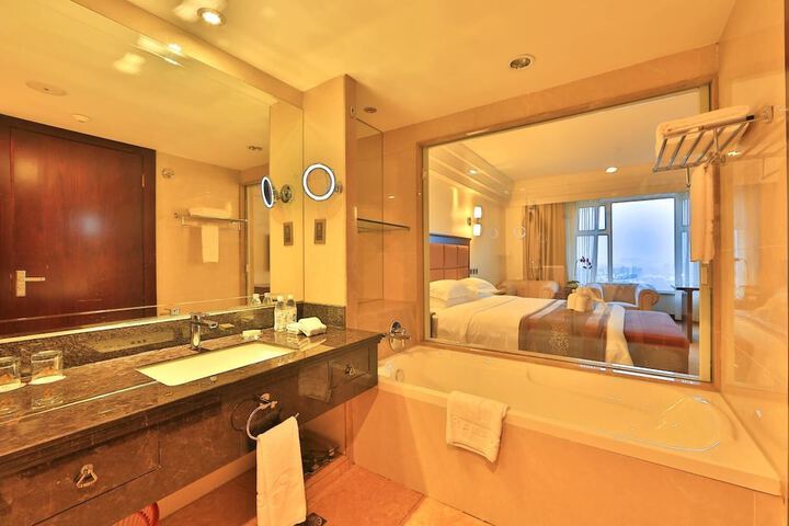 Room 30 of 44